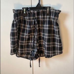 black and white plad flowy shorts👽